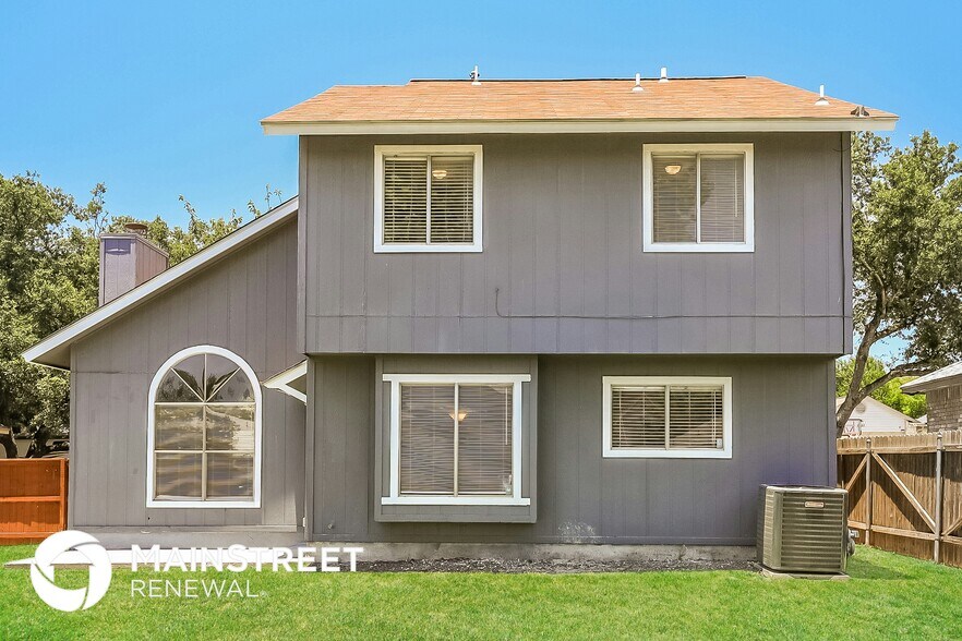 Building Photo - 6818 Still Lake Dr