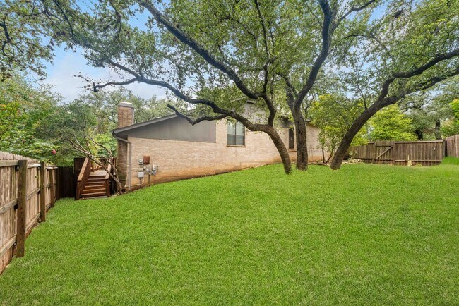 Building Photo - Stylish 3-Bed Home with Pool Access, Fenced Yard, and Garage — North Hills Village, San Antonio