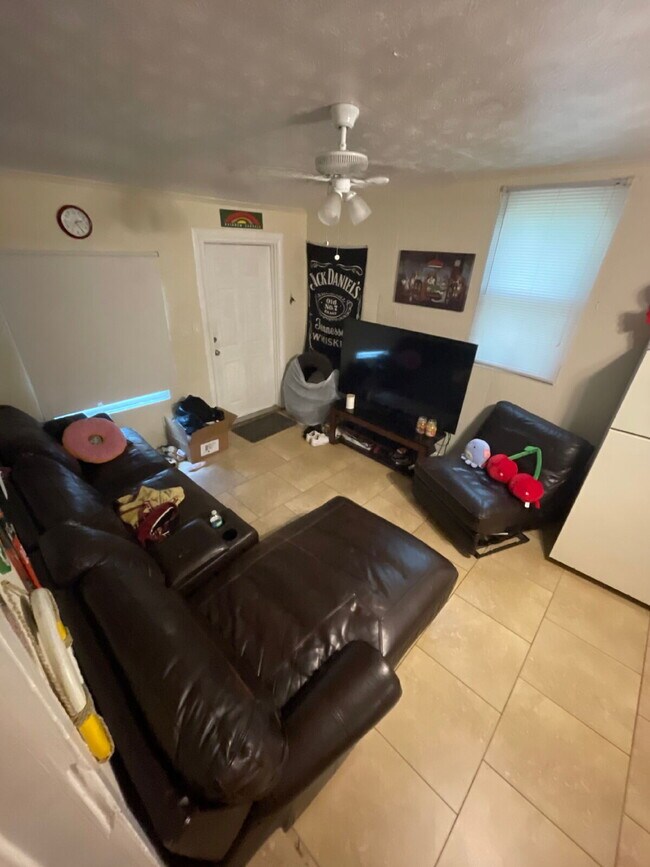 Building Photo - Great 1 bedroom near FSU