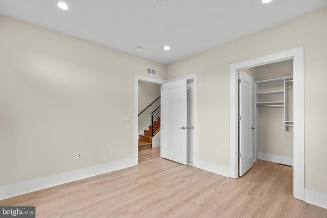 Building Photo - 158 Winsome Cir