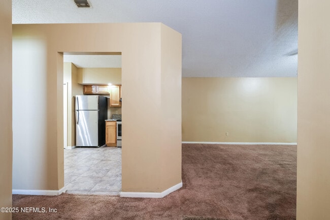 Building Photo - 2532 Townsquare Dr