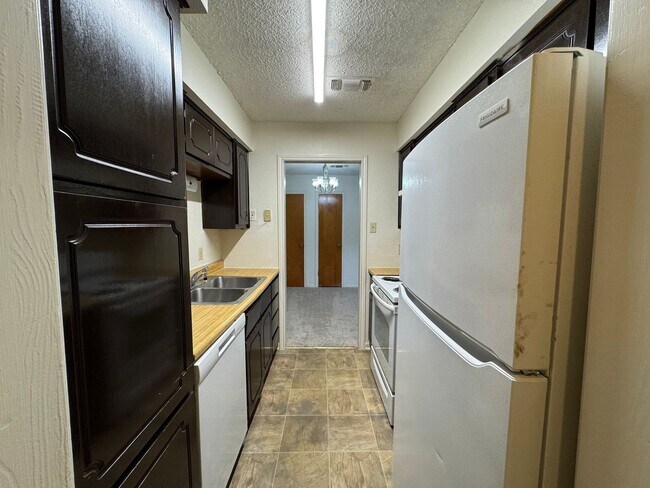 Building Photo - 2-Bedroom Duplex for Rent in Killeen