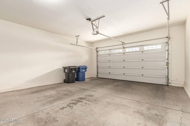 Building Photo - 14762 W Georgia Dr