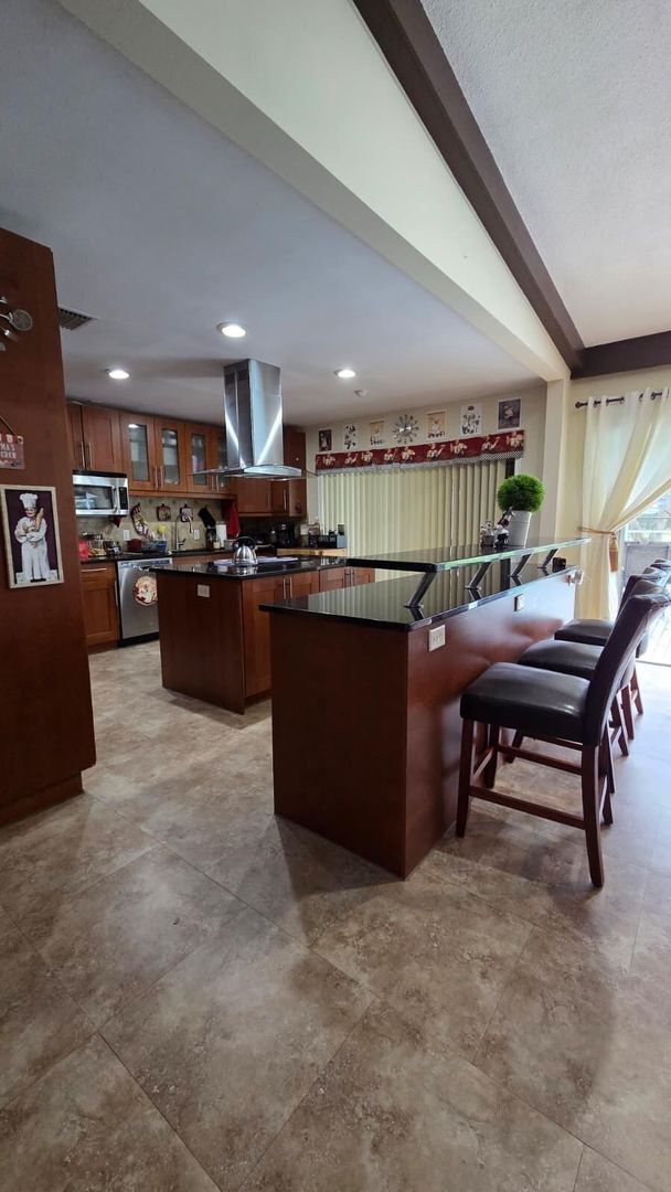 Building Photo - 4705 Holly Dr