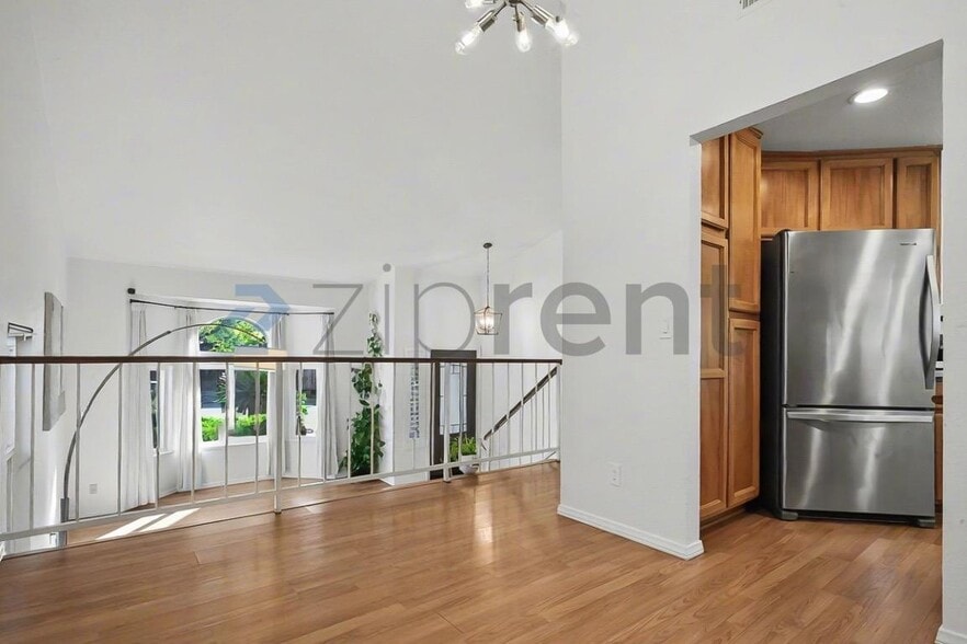 Building Photo - 5744 River Run Cir