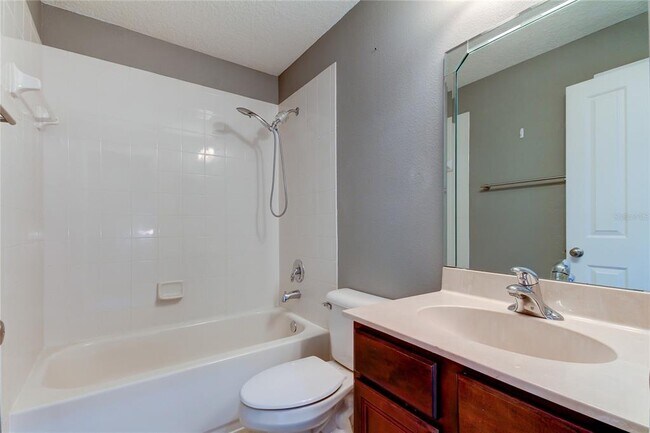 Building Photo - 10003 Bradwell Pl