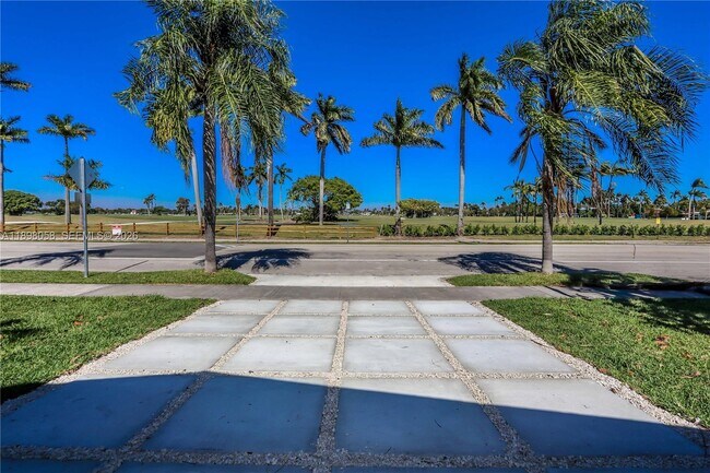 Building Photo - 1410 Polk St