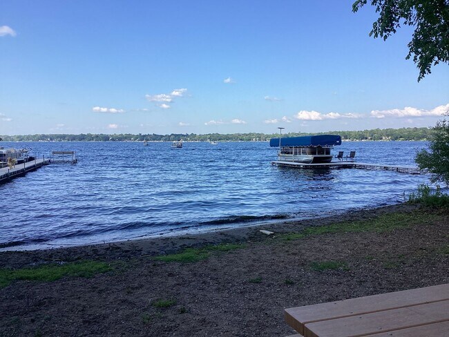 Building Photo - AVAILABLE NOW - Very Spacious, Unique, and Original Birchwood Village Home; Walking Distance to t...