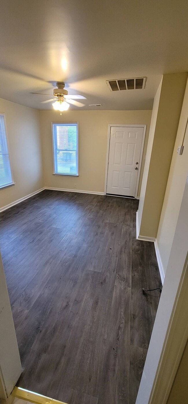 Building Photo - 106 Taylor St