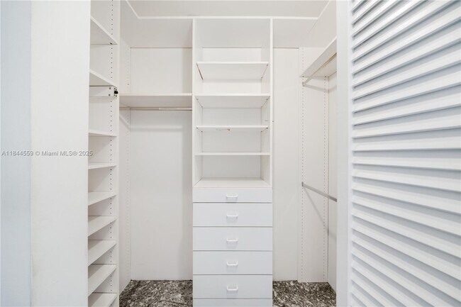 Building Photo - 888 Brickell Key Dr