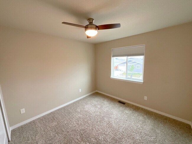 Building Photo - 4 Bedroom Home Available Near Galley Rd & Babcock Rd!