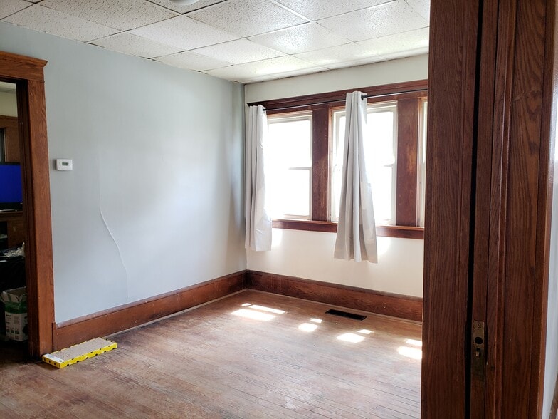 Dining Room - 423 Steward Ave