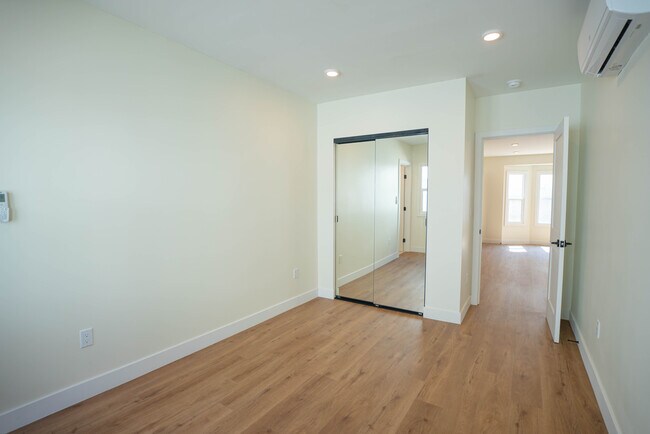 Building Photo - 1036 Westmoreland Ave