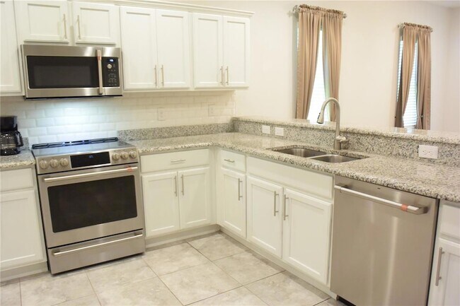 Building Photo - 1213 Grantham Dr