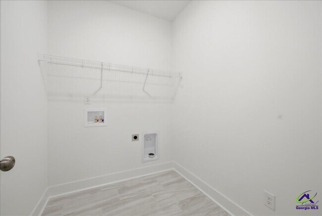 Building Photo - 307 Willowbrook Ln