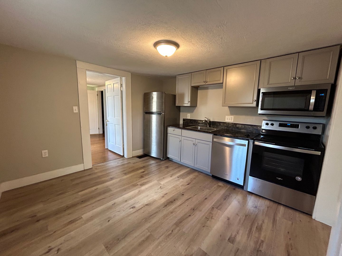 Building Photo - 822 Tippecanoe St