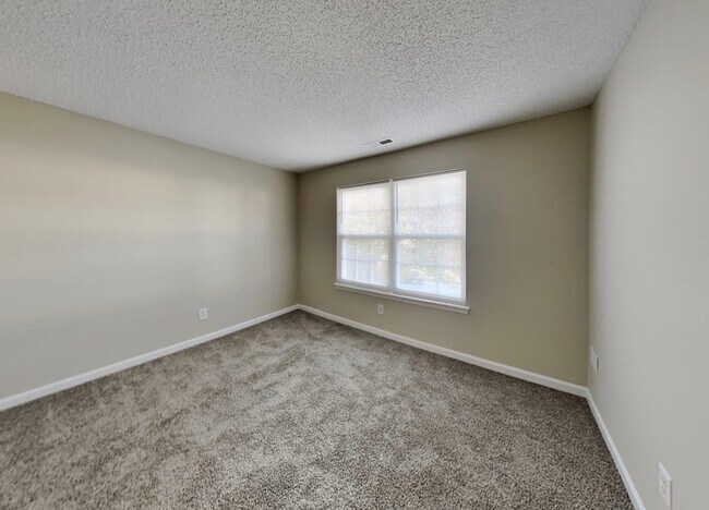 Building Photo - 4407 Staffordshire Ln