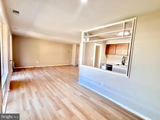 Primary Photo - 546 Wilson Bridge Dr