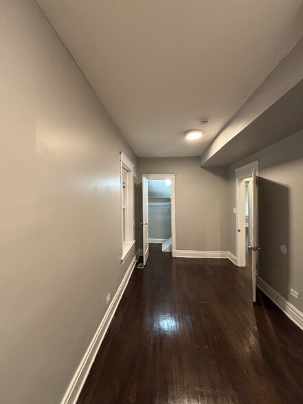 Building Photo - 6738 S Prairie Ave