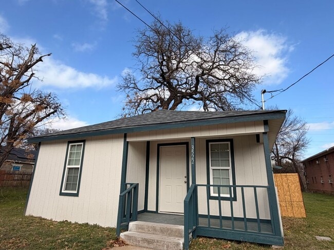 Building Photo - 3522 Roberts Ave