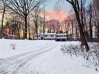 Building Photo - 19 Rustic Dr