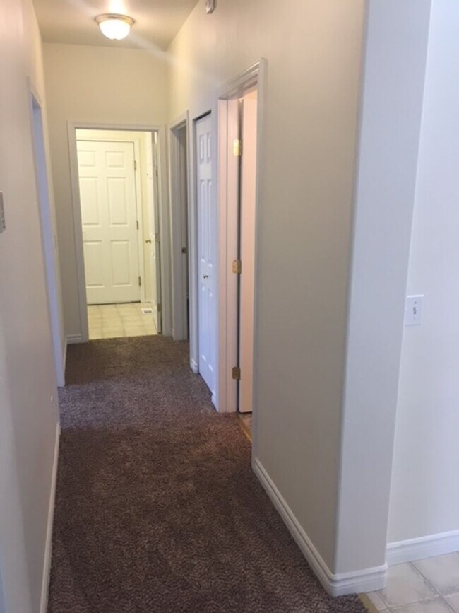 Building Photo - PRELEASING: 3 bed/2 bath House off Samish ...