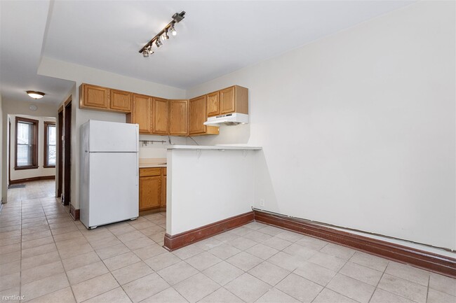 Building Photo - 2 br, 1 bath Condo - 1719 N Wood St Apt 1