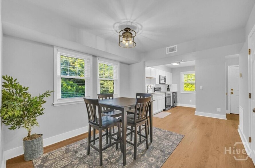 Building Photo - 210 Appleby Dr