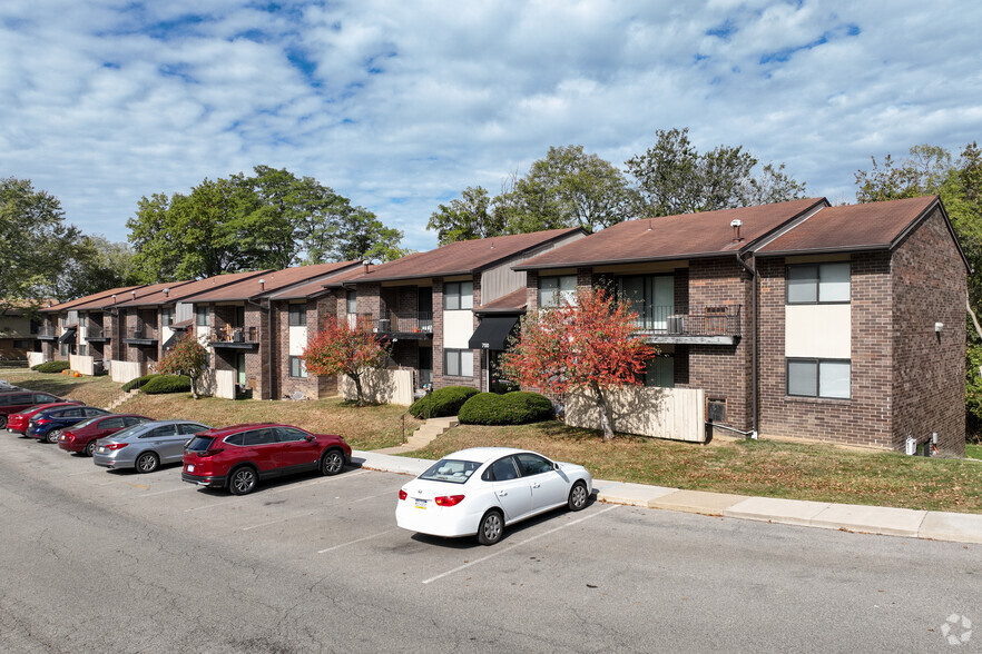 building exterior - Riverwind at Chatham Park Drive