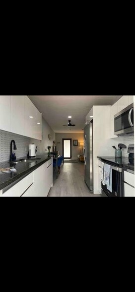 Building Photo - 2820 SW 1st St