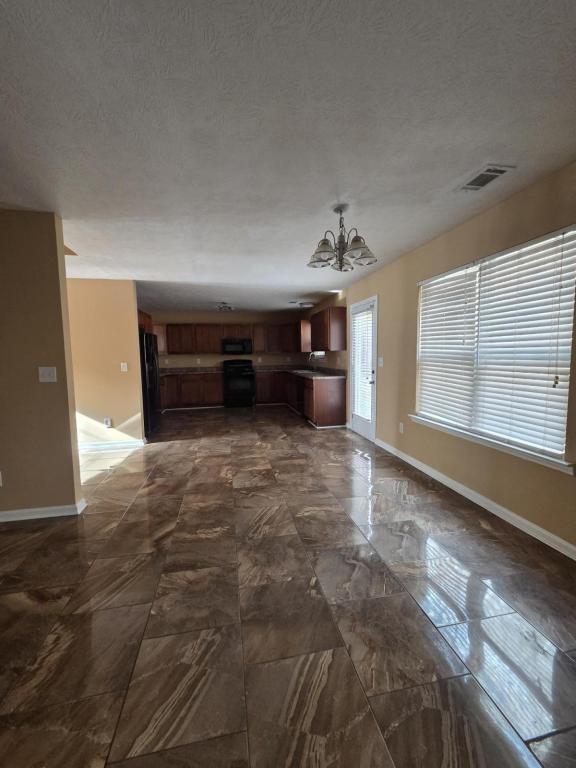 Building Photo - 1465 Stoneleigh Way