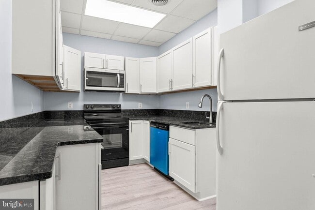 Building Photo - 26 E Mt Pleasant Ave