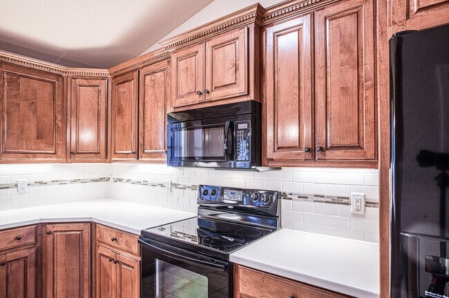 Building Photo - 16 Jubileo Ln