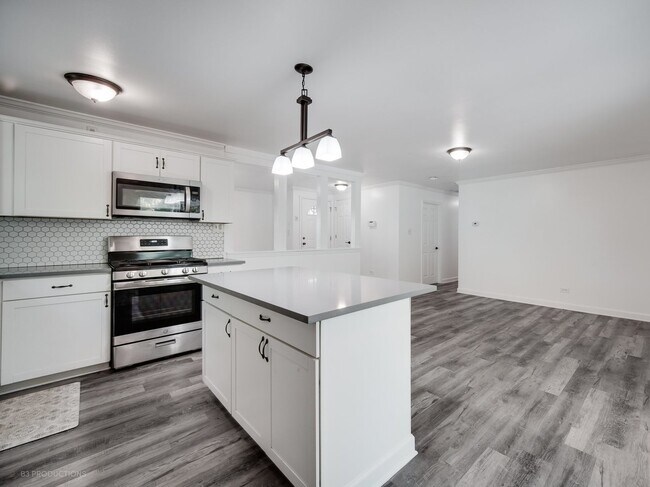 Building Photo - 946 Harvard Ln