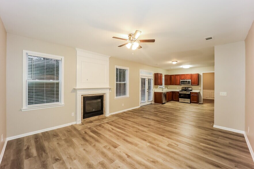 Building Photo - 7409 Gossamer St