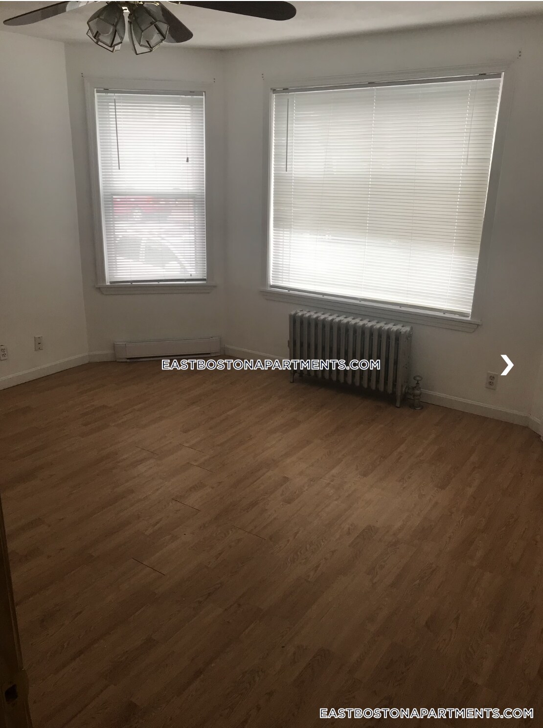 Building Photo - 305 Chelsea St