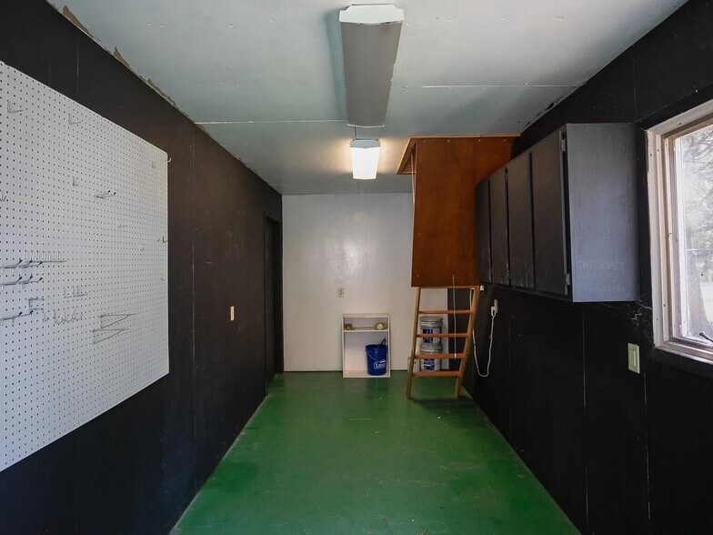 Air Conditioned Workshop/Bonus Room - 2917 Benbrook Blvd
