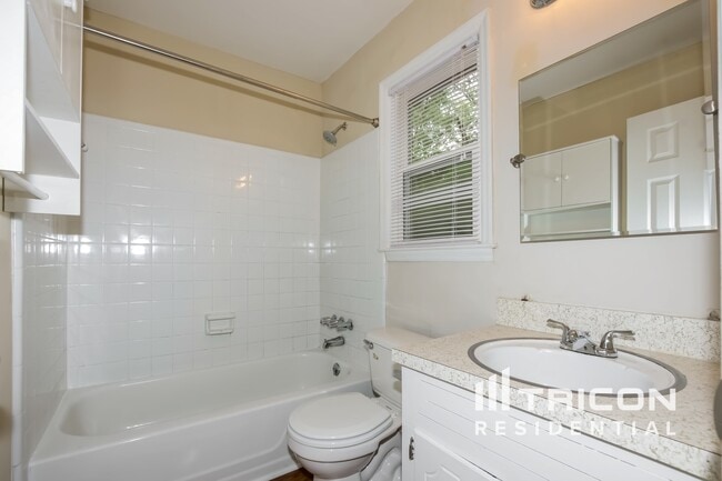 Building Photo - 504 Thyme Dr