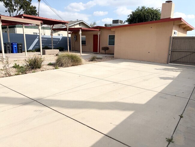 Building Photo - Beautifully Maintained 4-Bedroom Home with Private Backyard