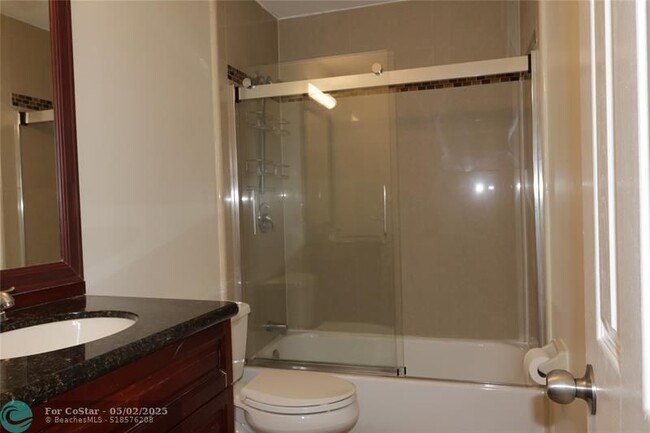 Building Photo - 3336 Quail Close