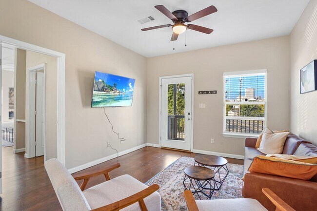 Building Photo - 1516 S Adams St