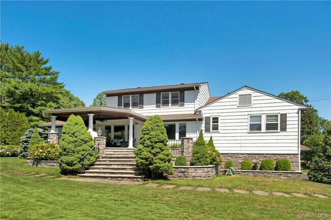 Building Photo - 40 Meadow Rd