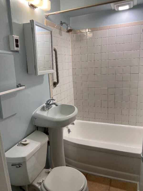 Building Photo - 1200 W 10th St