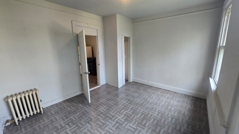 Building Photo - 83 Garside St