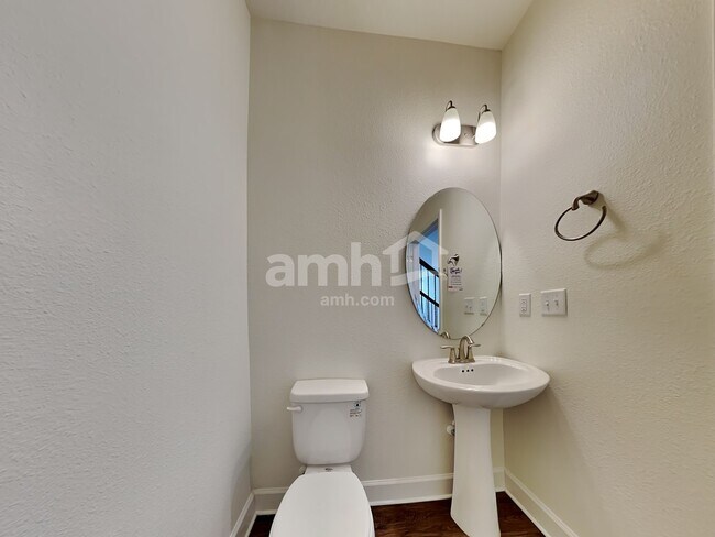 Building Photo - 8547 Highfield Ave