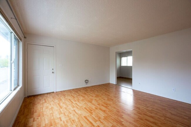 Building Photo - 13283 SE Oatfield Rd