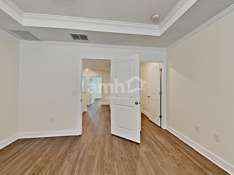 Building Photo - 4723 Birdsong Dr