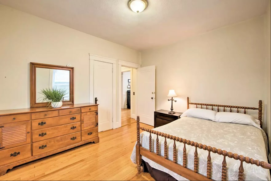 Building Photo - 34 Pembroke Ave