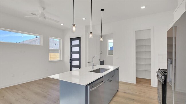 Building Photo - 6119 Atwood St