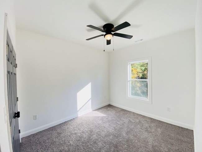 Building Photo - 326 2nd Ave